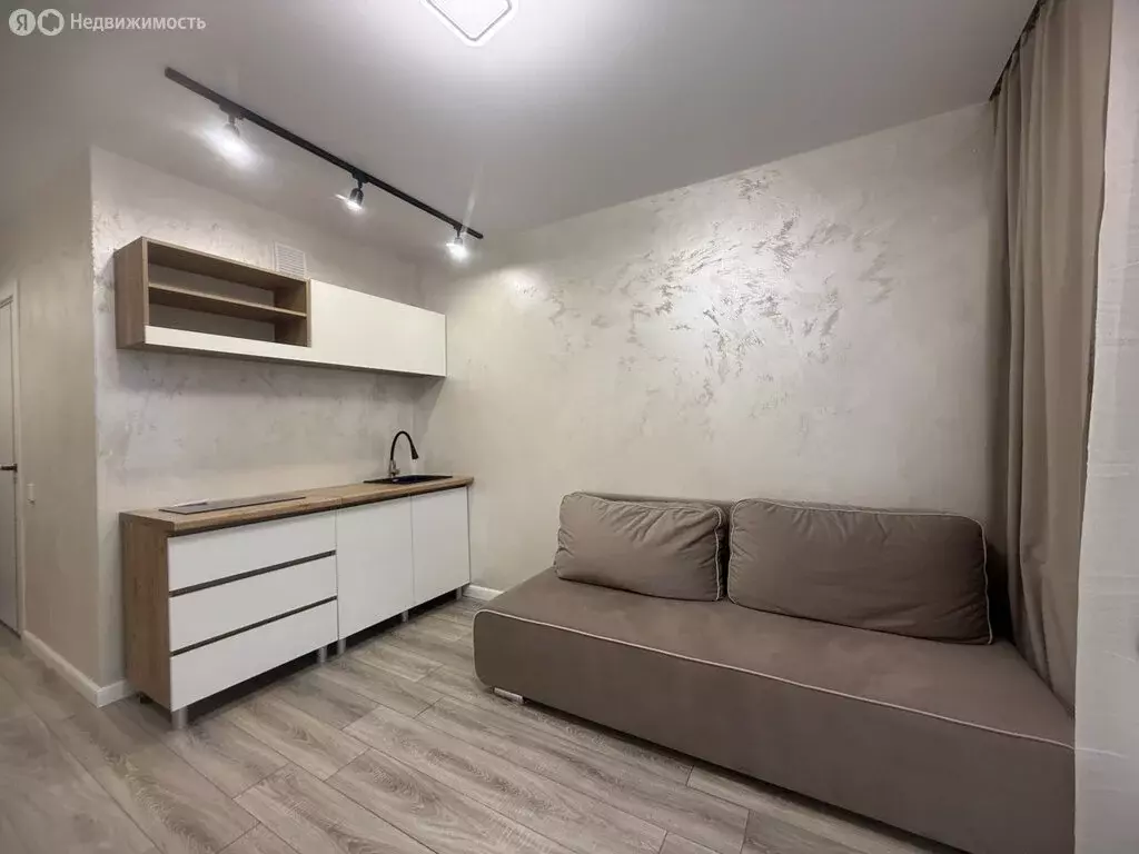 Квартира-студия: Екатеринбург, жилой район Уктус, микрорайон Светлый, ... - Фото 1