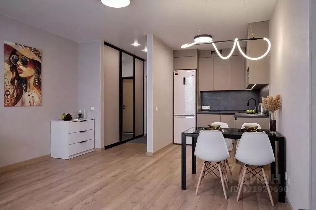 1-к кв. Свердловская область, Екатеринбург ул. Онежская, 4 (50.0 м) - Фото 1