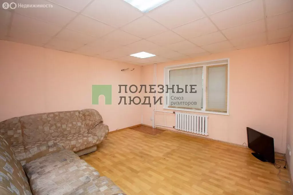 2-комнатная квартира: Красноярск, улица Парижской Коммуны, 42А (55 м) - Фото 0