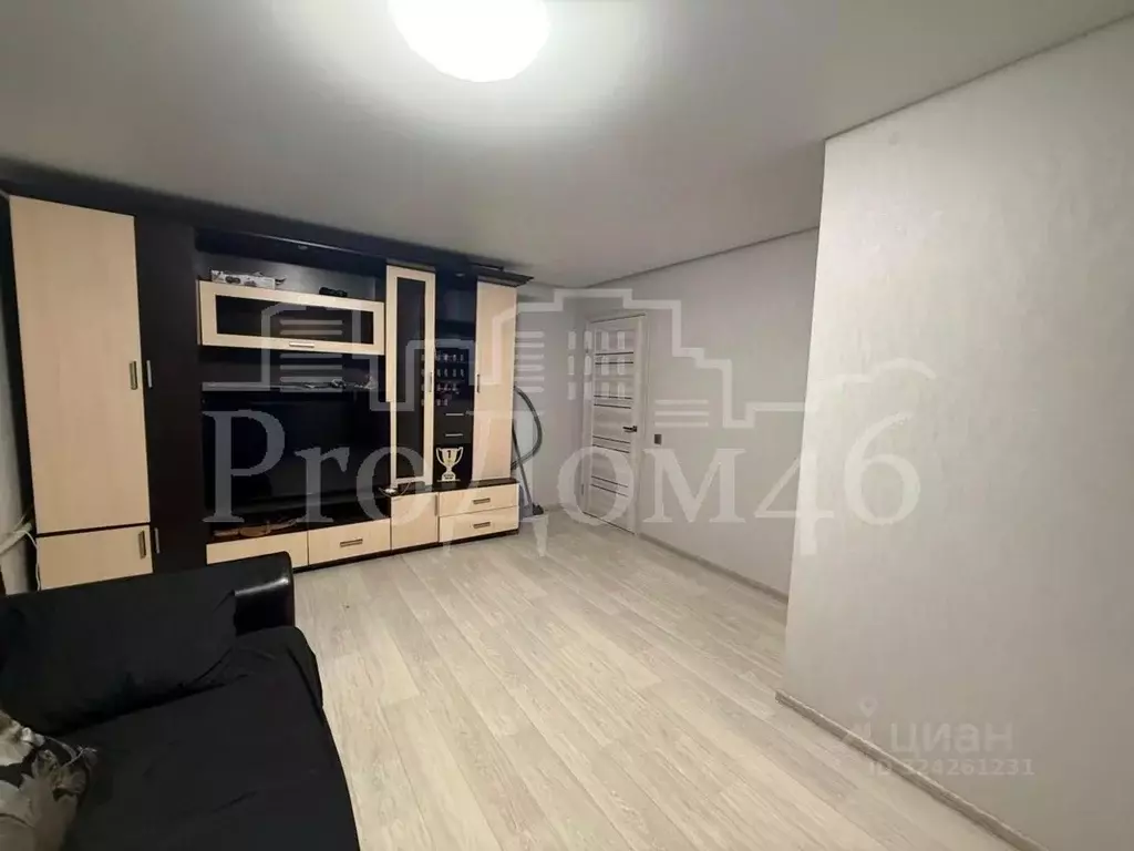 1-к кв. Курская область, Курск ул. Дубровинского, 9 (30.7 м) - Фото 2