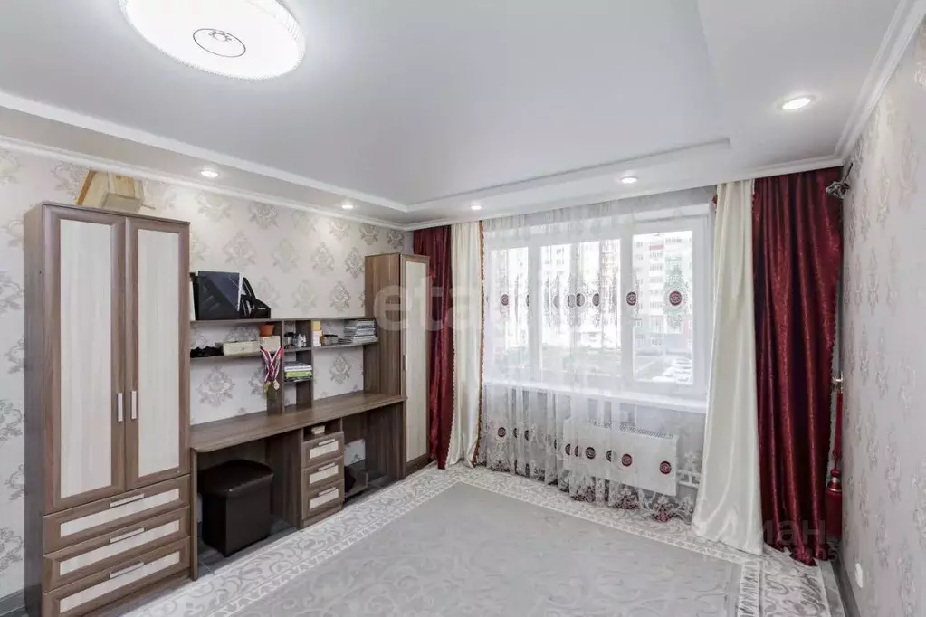 3-к кв. Тюменская область, Тюмень ул. Федюнинского, 54к2 (92.7 м) - Фото 1