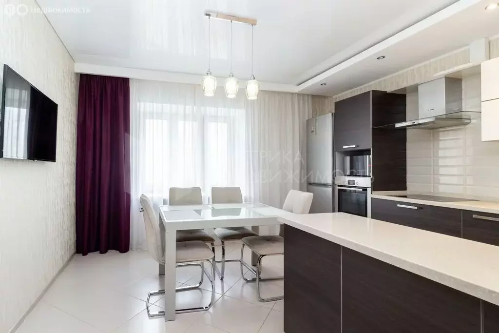 3-комнатная квартира: Тюмень, улица Дружбы, 75 (101 м) - Фото 1