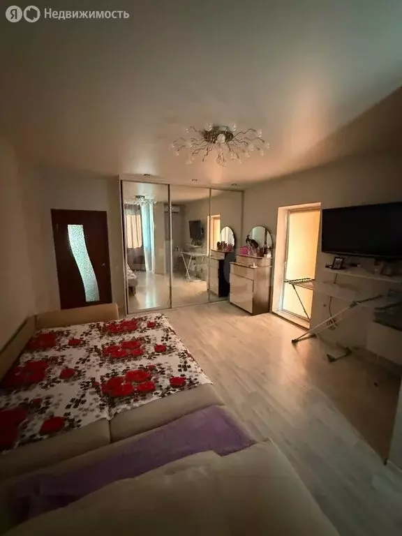 1-комнатная квартира: Тюмень, улица Самарцева, 8 (50.6 м) - Фото 1