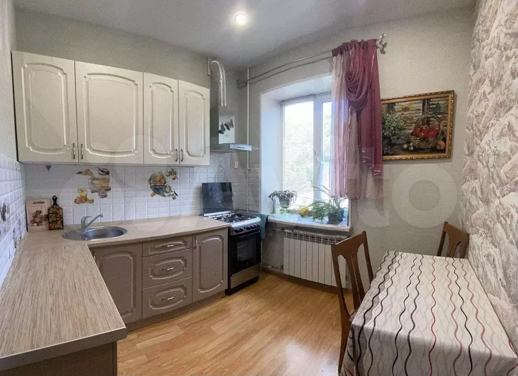 2-к. квартира, 60 м, 3/3 эт. - Фото 1