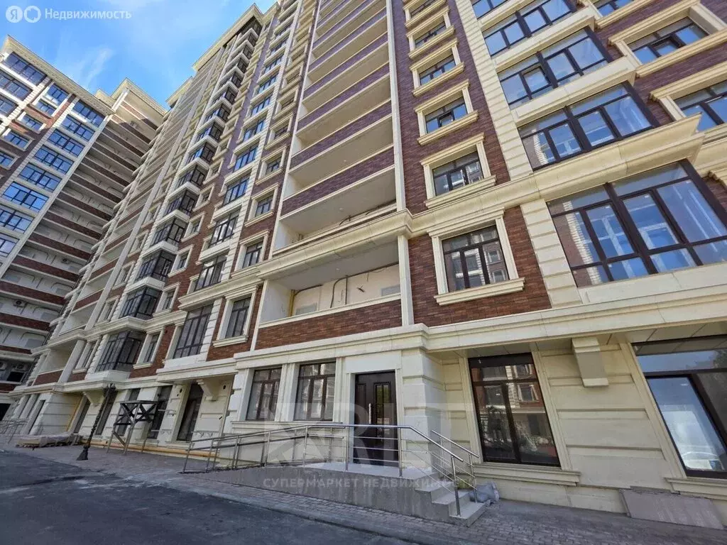 3-комнатная квартира: Махачкала, проспект Имама Шамиля, 30к3 (114 м) - Фото 1