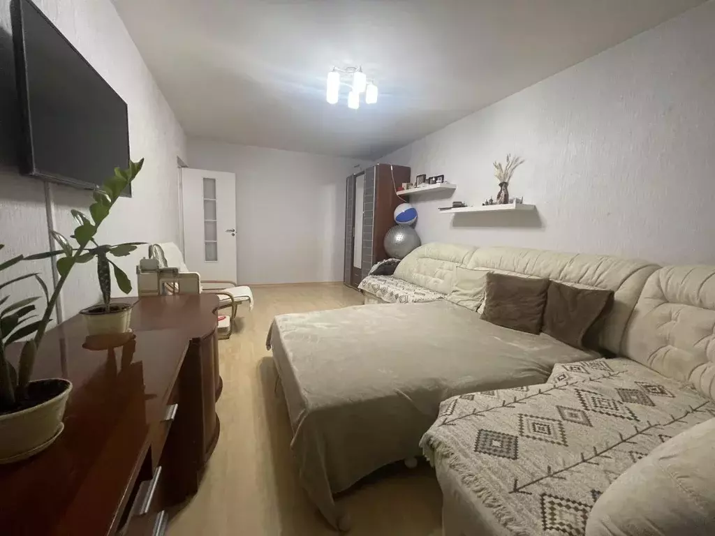 2-к кв. Самарская область, Тольятти ул. Автостроителей, 50 (71.2 м) - Фото 1