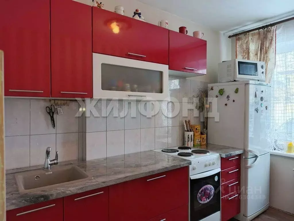 3-к кв. Новосибирская область, Новосибирск ул. Бердышева, 5 (59.0 м) - Фото 2