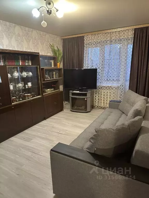 2-к кв. Московская область, Наро-Фоминск ул. Профсоюзная, 4 (43.0 м) - Фото 0