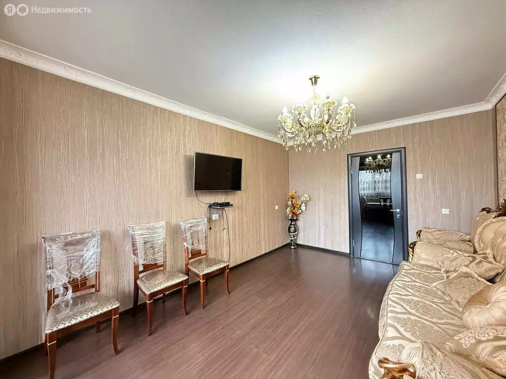 3-комнатная квартира: Баксан, улица Фрунзе, 3 (74 м) - Фото 2