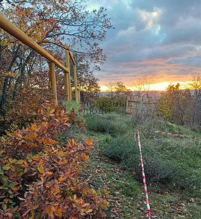 Участок в Республика Крым, муниципальный округ Алушта, посёлок ... - Фото 1