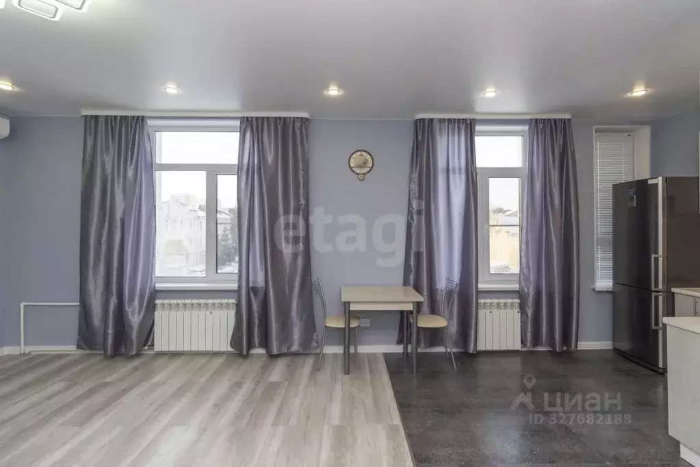 2-к кв. Омская область, Омск ул. Лобкова, 3 (52.9 м) - Фото 1