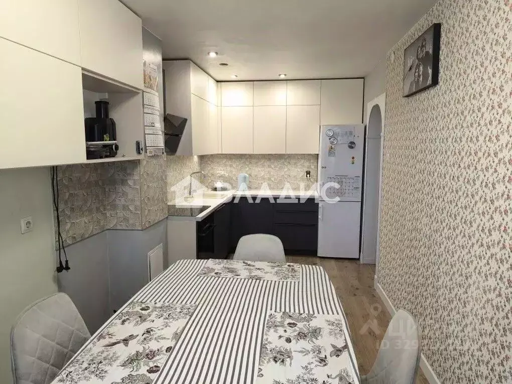 3-к кв. Бурятия, Улан-Удэ ул. Добролюбова, 35 (85.6 м) - Фото 2