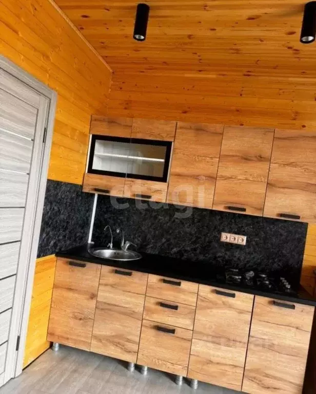 Дом в Крым, Черноморский район, с. Окуневка  (36 м) - Фото 1