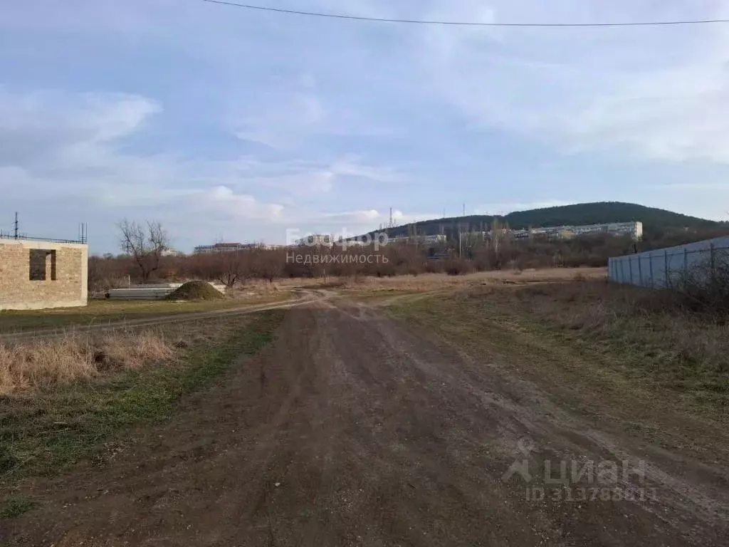 Участок в Крым, Феодосия ул. Старокрымская (10.0 сот.) - Фото 0