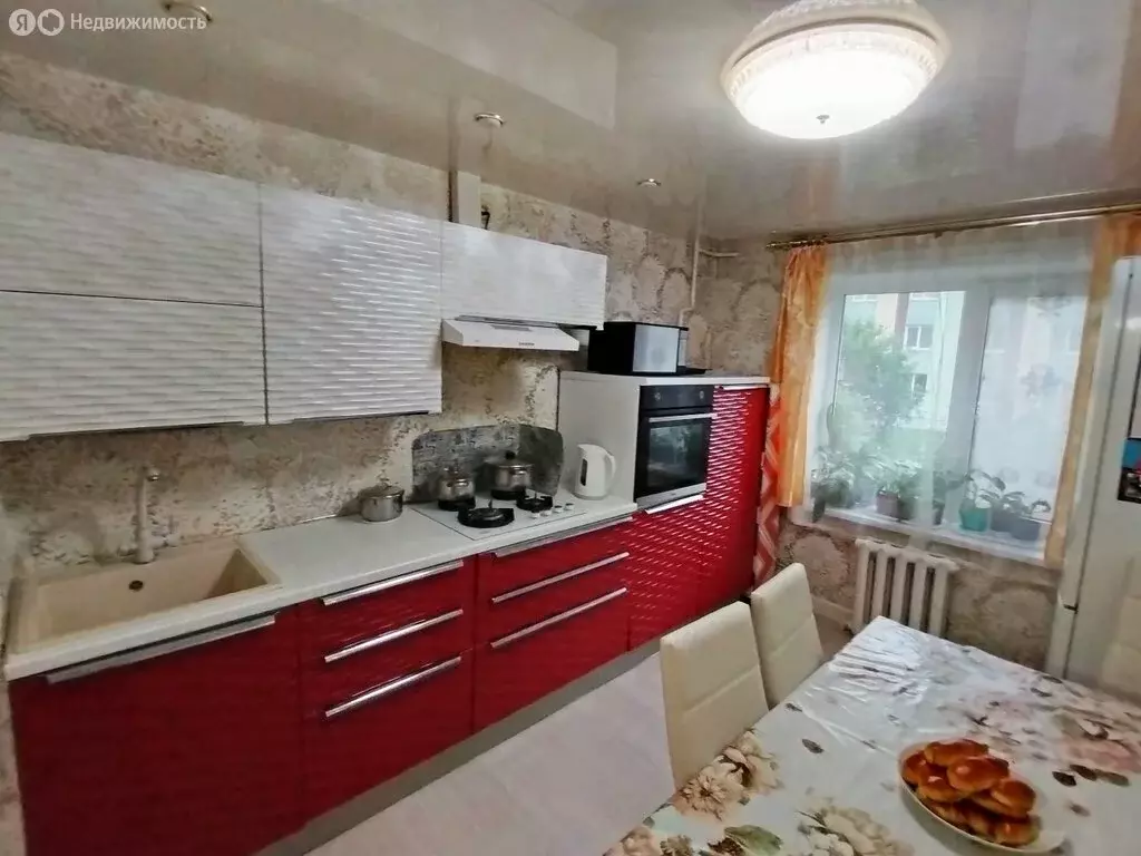 3-комнатная квартира: Полевской, микрорайон Зелёный Бор-2, 26 (75.1 м) - Фото 1