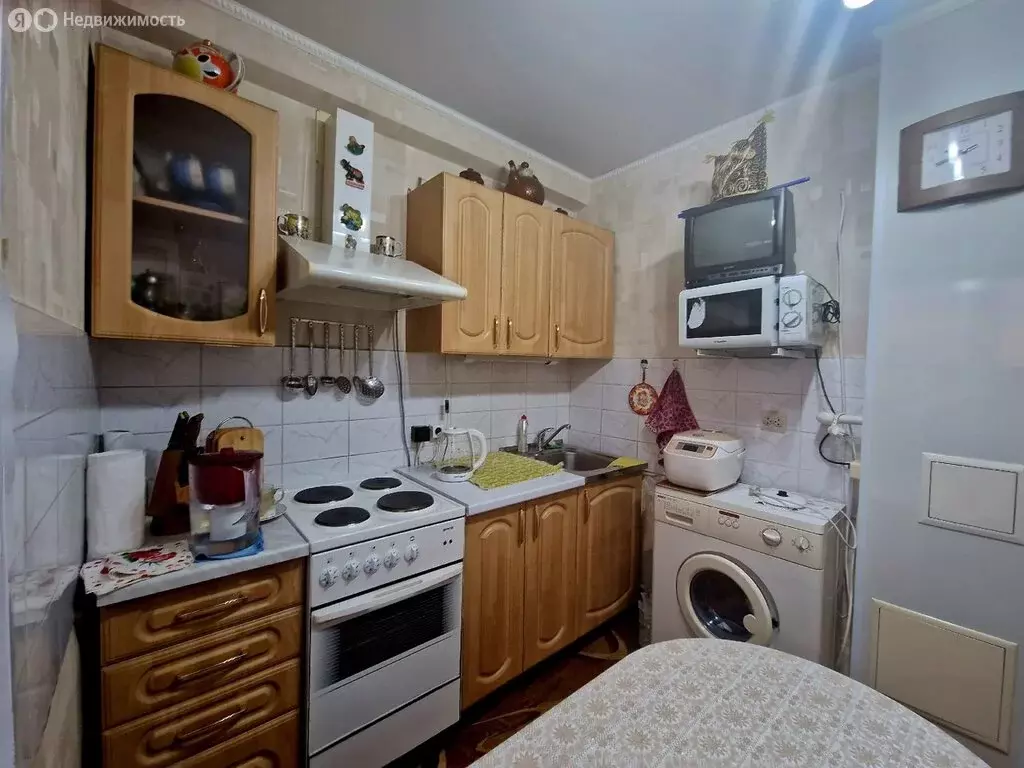 3-комнатная квартира: Саяногорск, микрорайон Ленинградский, 2 (59 м) - Фото 0
