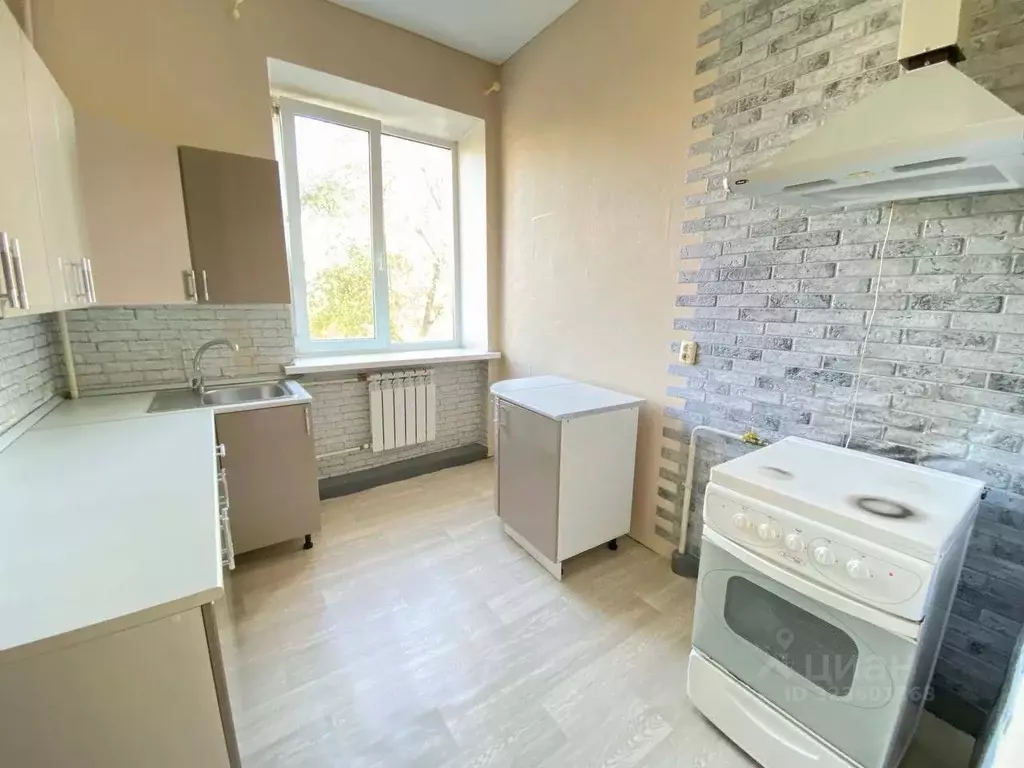 3-к кв. Челябинская область, Челябинск Российская ул., 21А (72.4 м) - Фото 2