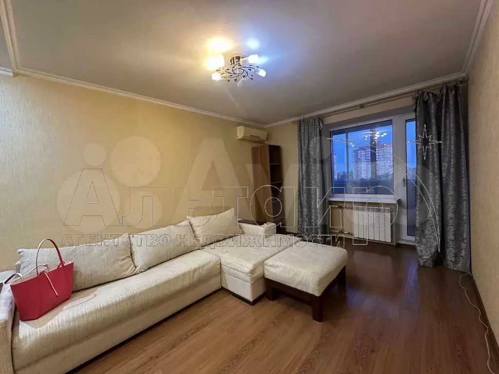 1-к. квартира, 45 м, 7/10 эт. - Фото 1