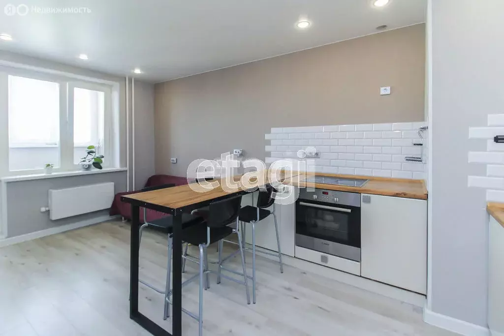 3-комнатная квартира: Тюмень, улица Федюнинского, 60к2 (92.3 м) - Фото 1