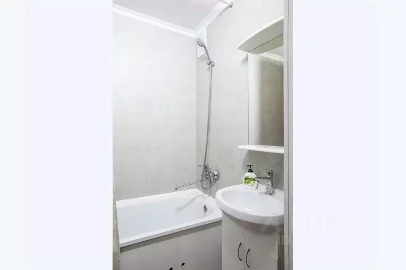 1-к кв. Красноярский край, Красноярск Взлетка мкр, ул. Батурина, 19 ... - Фото 2