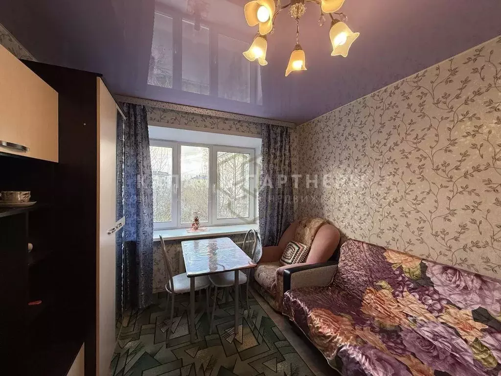 Комната Свердловская область, Полевской ул. Свердлова, 10 (10.0 м) - Фото 1