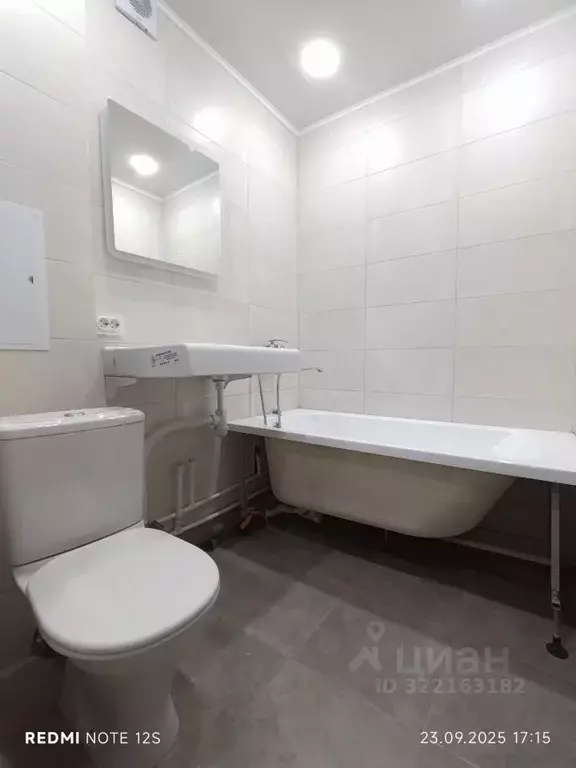 3-к кв. Омская область, Омск просп. Мира, 98А (58.1 м) - Фото 1