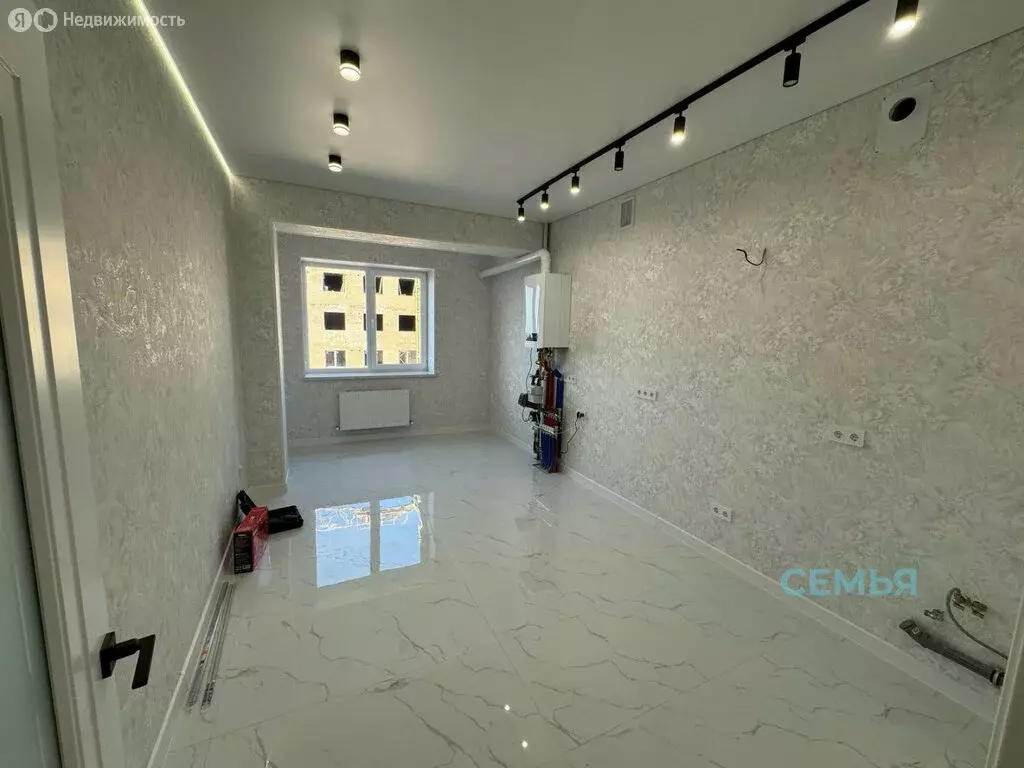 3-комнатная квартира: Владикавказ, улица Зураба Магкаева, 83к6А (100 ... - Фото 1