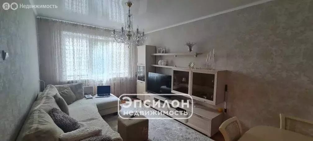 3-комнатная квартира: Курск, проспект Дружбы, 26 (61 м) - Фото 1