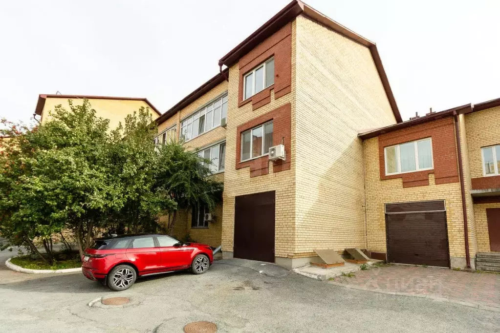 Офис в Тюменская область, Тюмень ул. Чернышевского, 2Бк9 (215 м) - Фото 1