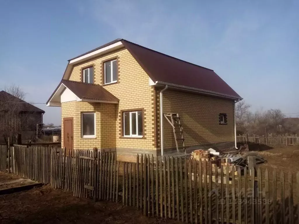 Дом в Астраханская область, Камызяк Цветочная ул., 73 (151 м) - Фото 0