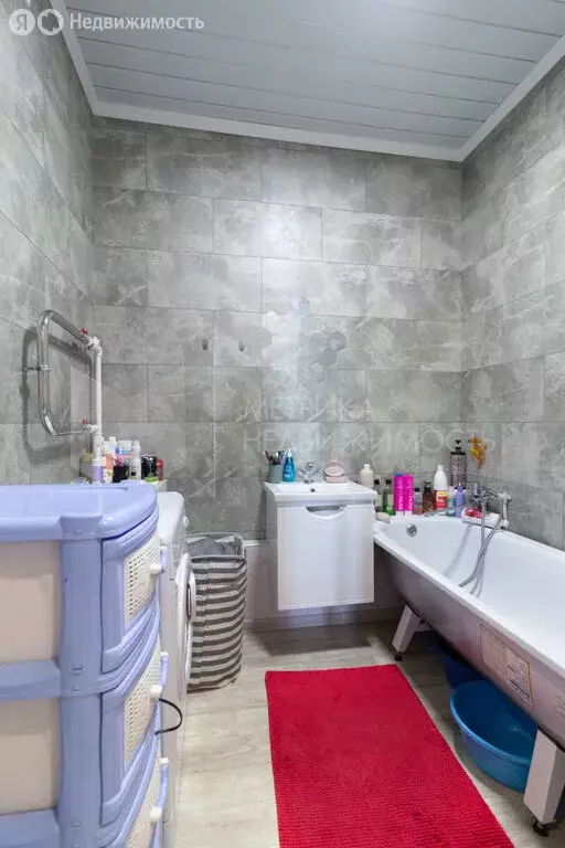 3-комнатная квартира: Тюмень, Дамбовская улица, 25к1 (67.8 м) - Фото 1