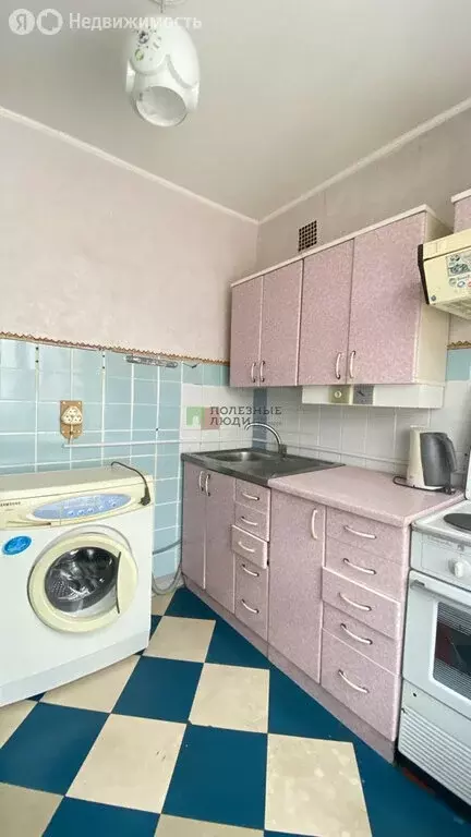 2-комнатная квартира: Сосновоборск, улица Энтузиастов, 9 (47.6 м) - Фото 2