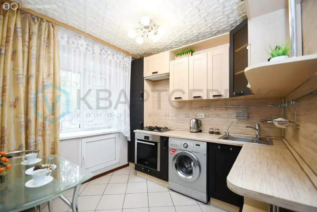 3-комнатная квартира: Омск, микрорайон Городок Нефтяников, улица ... - Фото 0