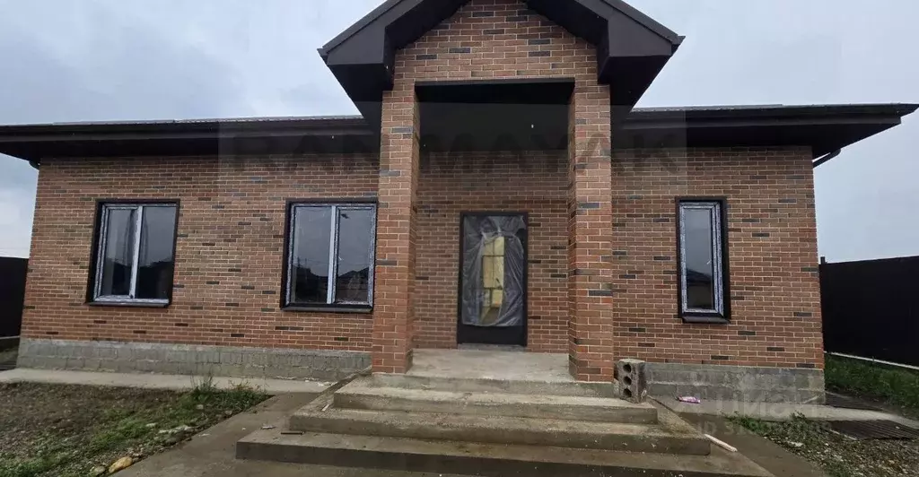 Дом в Адыгея, Майкоп городской округ, пос. Северный ул. Беговая, 16 ... - Фото 1