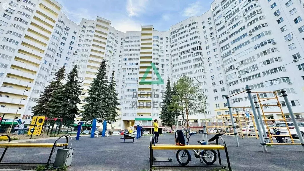4-комнатная квартира: Уфа, улица Комарова, 8 (97.4 м) - Фото 1