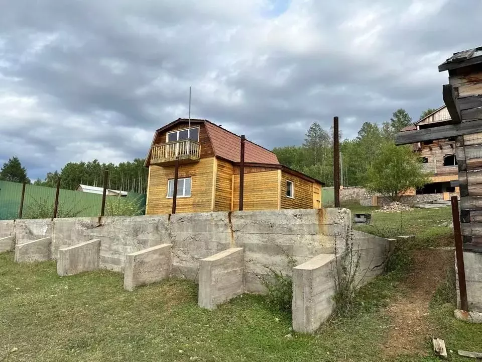 Дом в Бурятия, Кабанский район, с. Сухая Звездная ул., 40 (223 м) - Фото 0