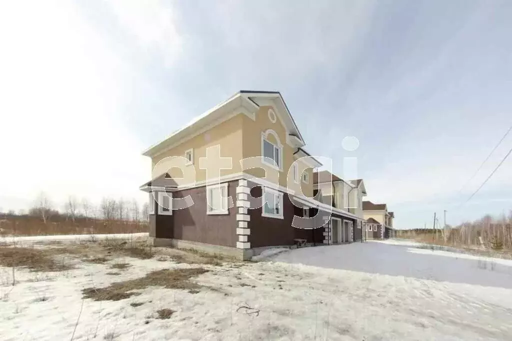 Дом в посёлок Андреевский, улица Тилимбаева (240 м) - Фото 1