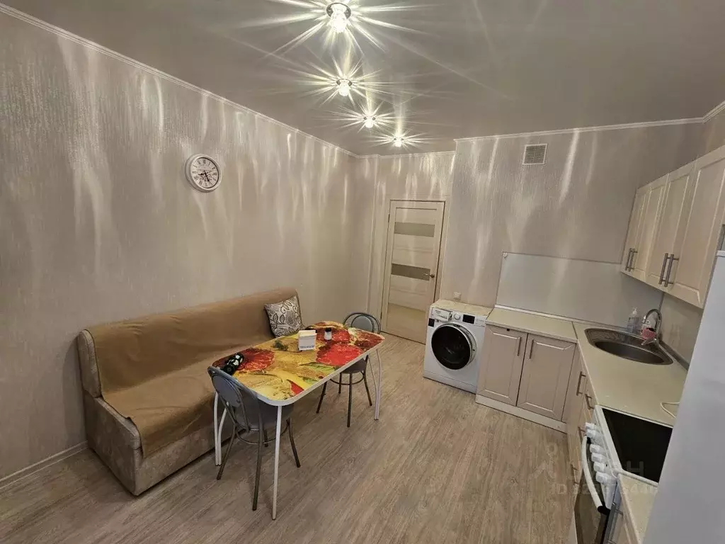 1-к кв. Тюменская область, Тюмень ул. Муравленко, 10 (49.0 м) - Фото 1