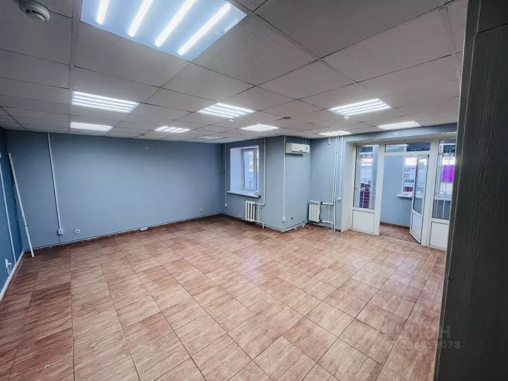 Офис в Саратовская область, Саратов ул. Усть-Курдюмская, 7б (50 м) - Фото 1