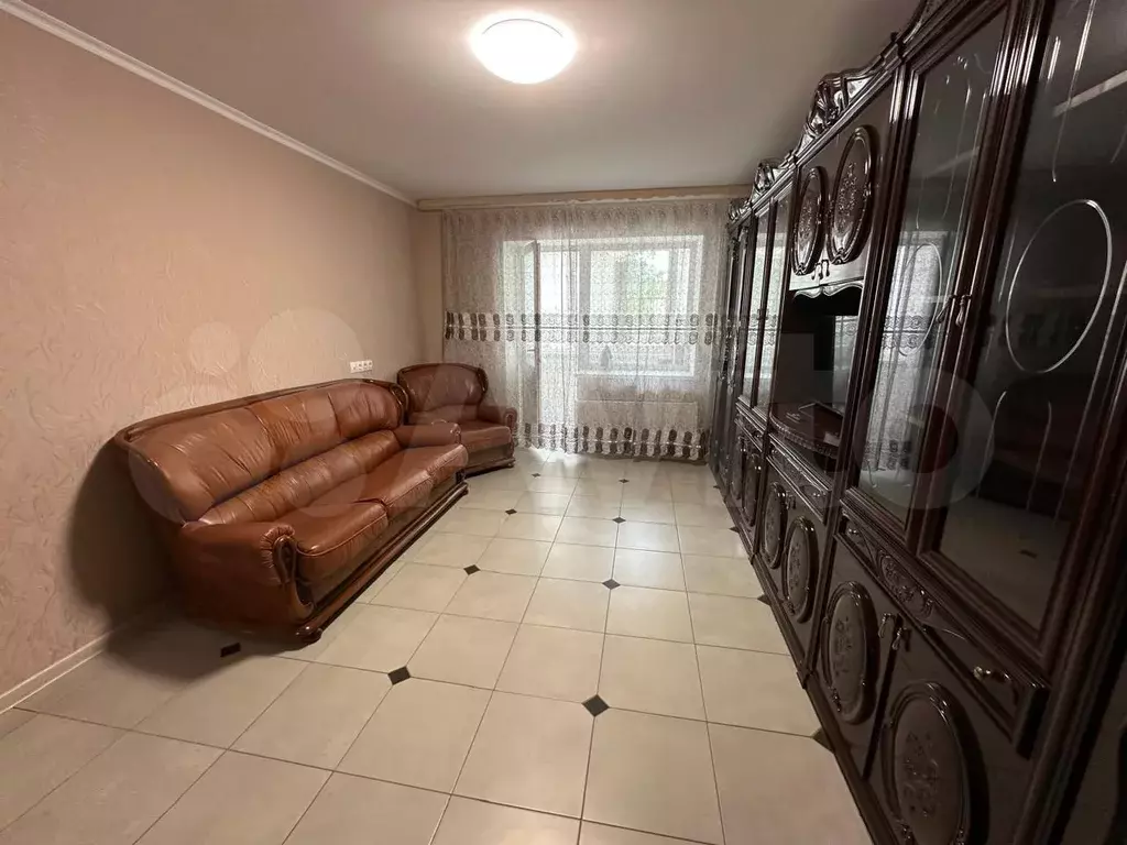 1-к. квартира, 50 м, 1/3 эт. - Фото 1