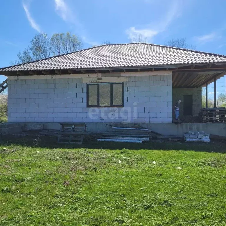 Дом в Адыгея, Майкопский район, Победенское с/пос, пос. Удобный ул. ... - Фото 1