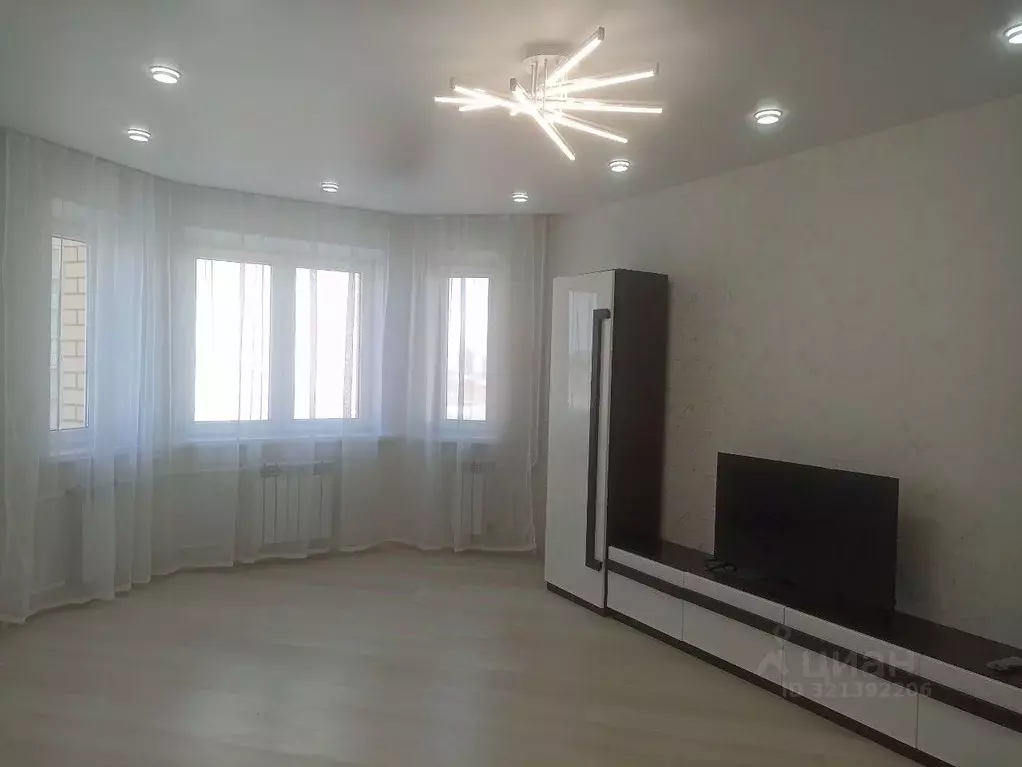 2-к кв. Липецкая область, Липецк ул. И.В. Свиридова, 2 (74.8 м) - Фото 1