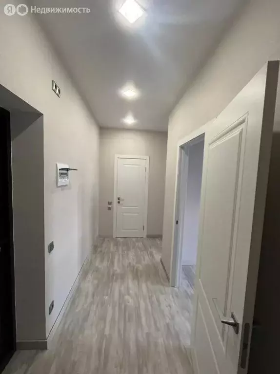 1-комнатная квартира: Симферополь, улица Крымской Весны, 10 (37.7 м) - Фото 0