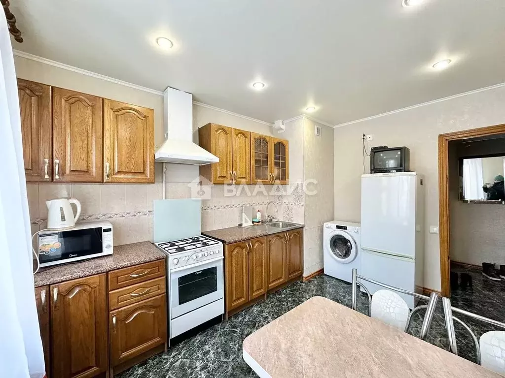 3-к кв. Саратовская область, Балаково Трнавская ул., 8А (63.0 м) - Фото 1