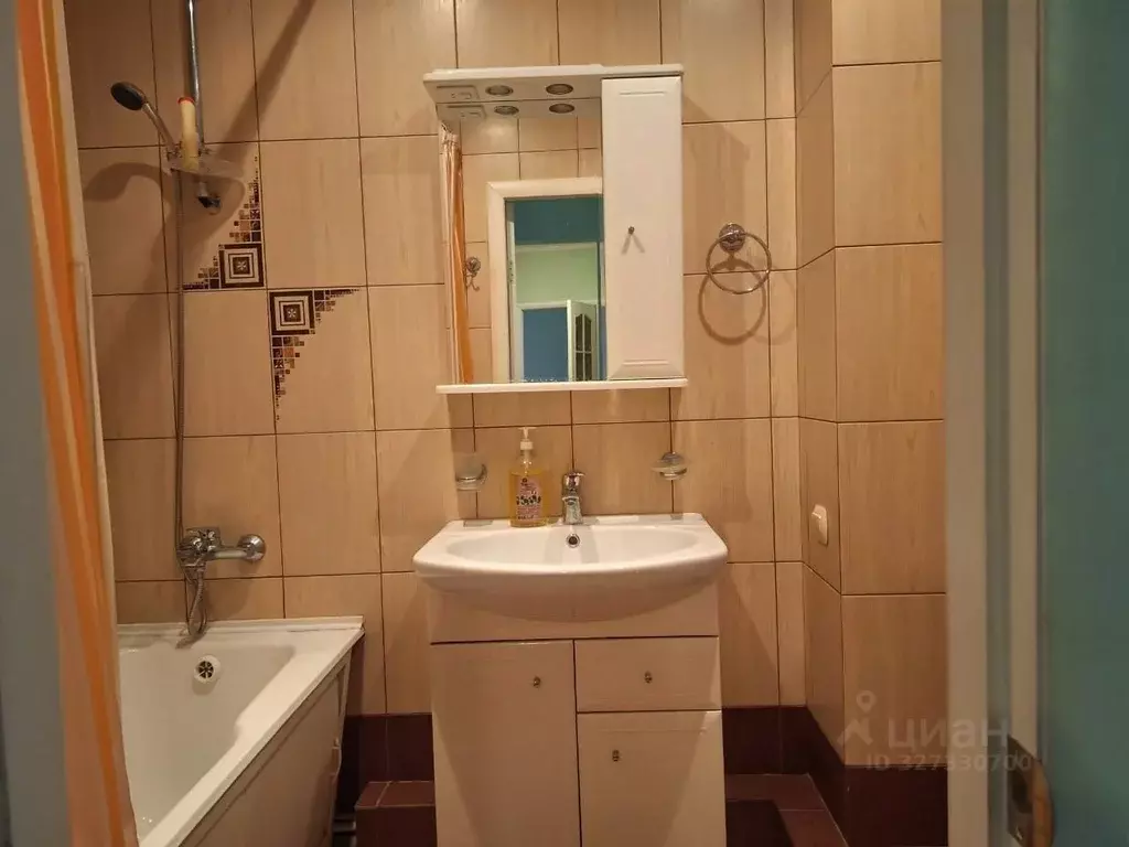 2-к кв. Омская область, Омск 6-й мкр, бул. Заречный, 2А (53.0 м) - Фото 1