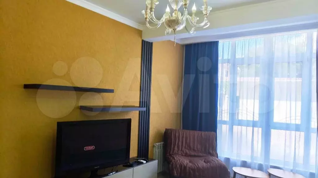 2-к. квартира, 50 м, 1/6 эт. - Фото 1