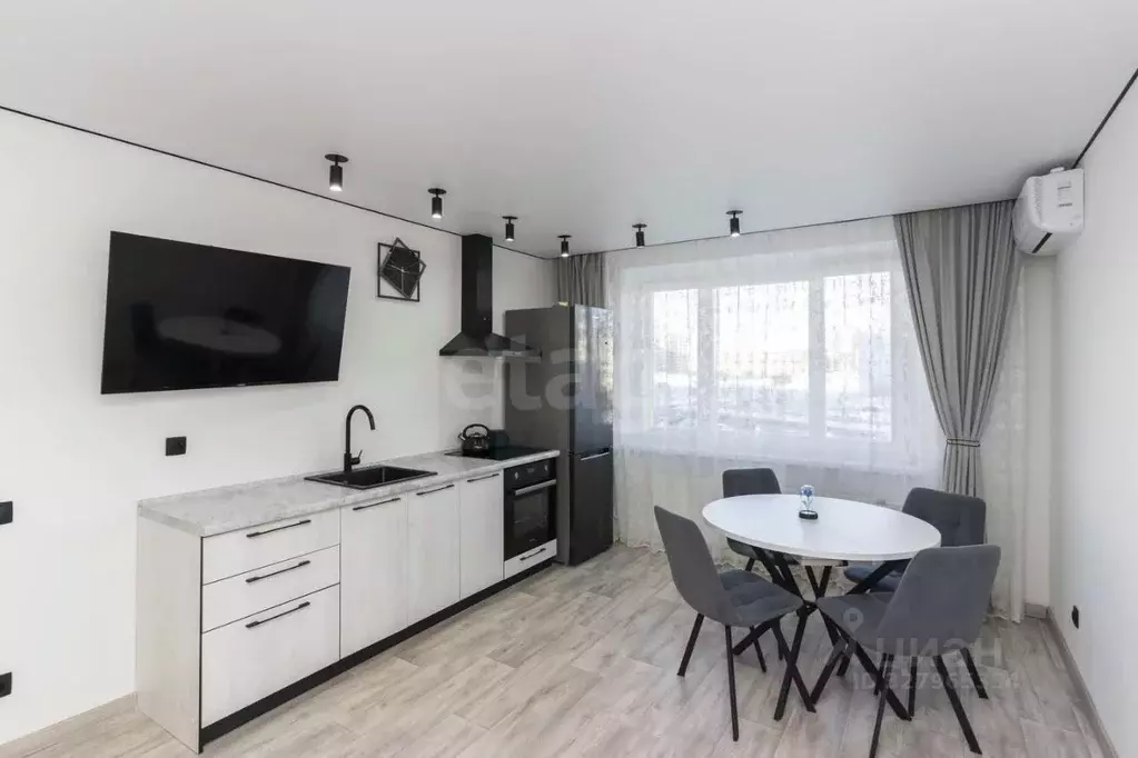 2-к кв. Тюменская область, Тюмень ул. Монтажников, 40 (56.2 м) - Фото 1