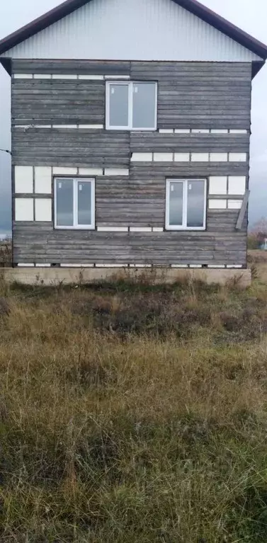 Дом в Саратовская область, Энгельсский район, пос. Взлетный  (120 м) - Фото 1