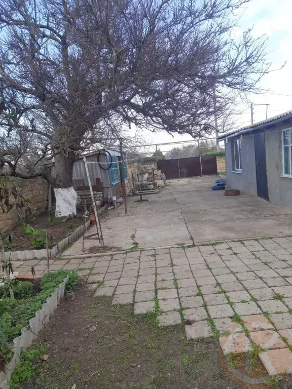 Дом в Крым, Раздольненский район, Славянское с/пос, с. Славянское ул. ... - Фото 1