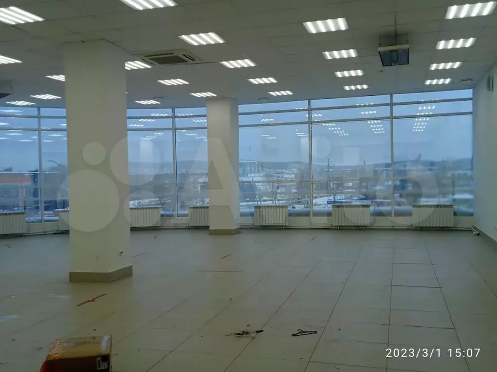 Торговое помещение 1010 м2 / Первоуральск пр.Ильича 28 - Фото 1
